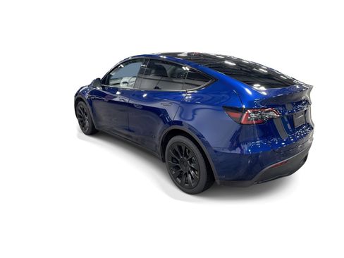 Certified 2023 Tesla Model Y AWD image 4