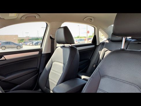 Used 2013 Volkswagen Passat 2.5 SE FWD image 10