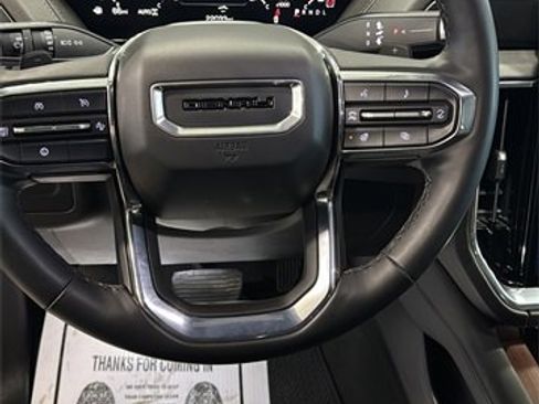 Used 2025 GMC Yukon XL Denali image 15