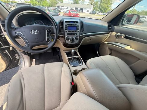 Used 2012 Hyundai Santa Fe GLS FWD image 11
