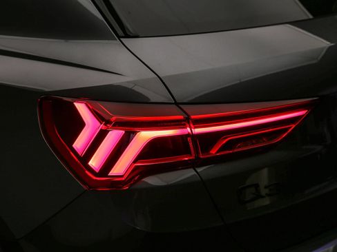 Certified 2025 Audi Q3 2.0T Premium Plus w/ Premium Plus Package AWD/4WD image 12