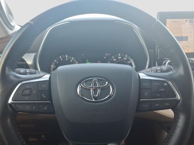 Used 2021 Toyota Highlander Platinum FWD image 29