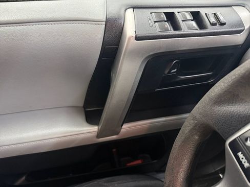 Used 2013 Toyota 4Runner SR5 w/ Convenience Pkg RWD image 11