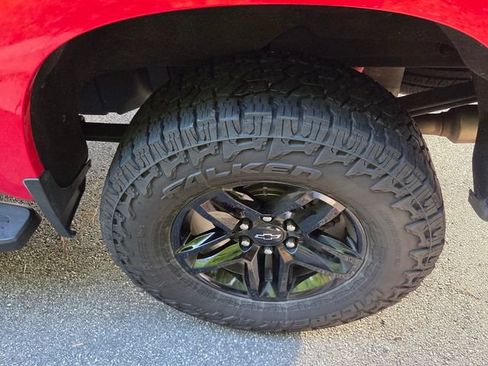 Used 2020 Chevrolet Silverado 1500 LT Trail Boss AWD/4WD image 5