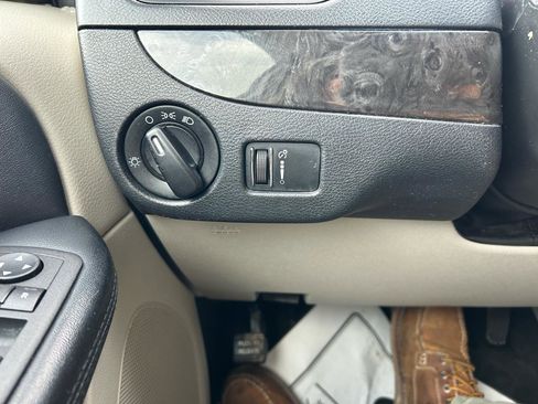 Used 2016 Dodge Grand Caravan SXT image 24