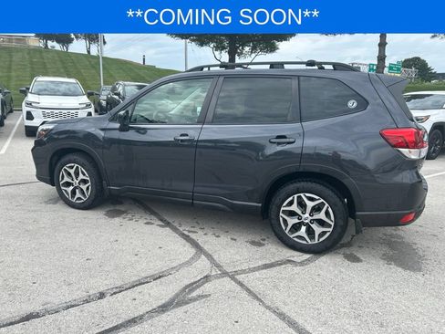 Used 2019 Subaru Forester Premium AWD/4WD image 9