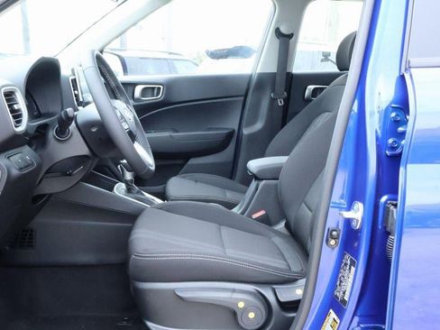 New 2025 Hyundai Venue SEL image 7