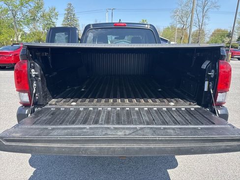 Used 2022 Toyota Tacoma SR AWD/4WD image 17