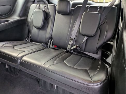 Used 2024 Chrysler Pacifica Touring-L w/ S Appearance Package image 23