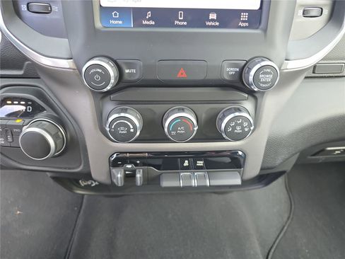 Used 2024 RAM 2500 Big Horn w/ Bed Utility Group image 28