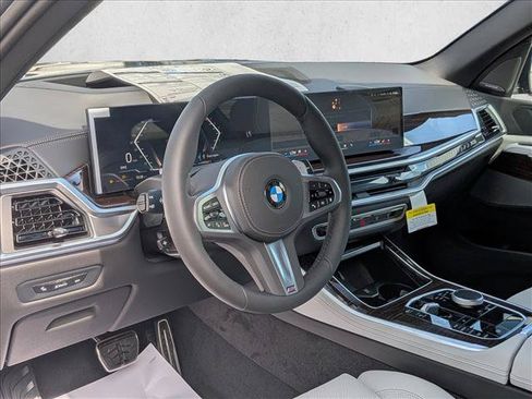 New 2026 BMW X5 xDrive40i w/ M Sport Package AWD/4WD image 3