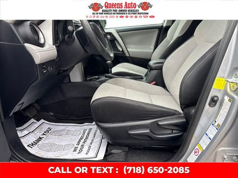 Used 2017 Toyota RAV4 XLE AWD/4WD image 10