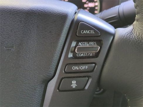 Used 2024 Nissan Frontier SL w/ Technology Package image 25