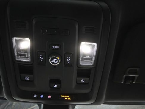 Used 2021 Chevrolet Tahoe High Country image 16