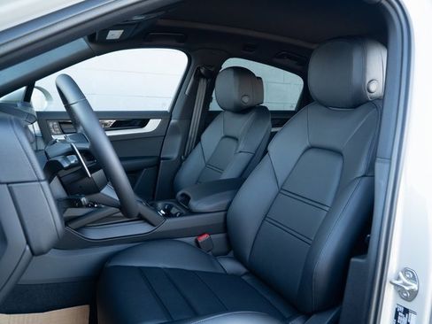 New 2026 Porsche Cayenne S image 5