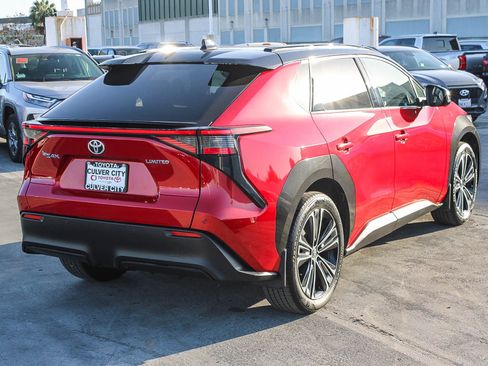 Used 2023 Toyota bZ4X Limited image 9