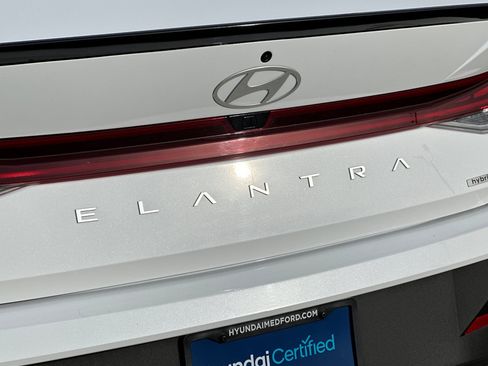 Certified 2025 Hyundai Elantra SEL image 26