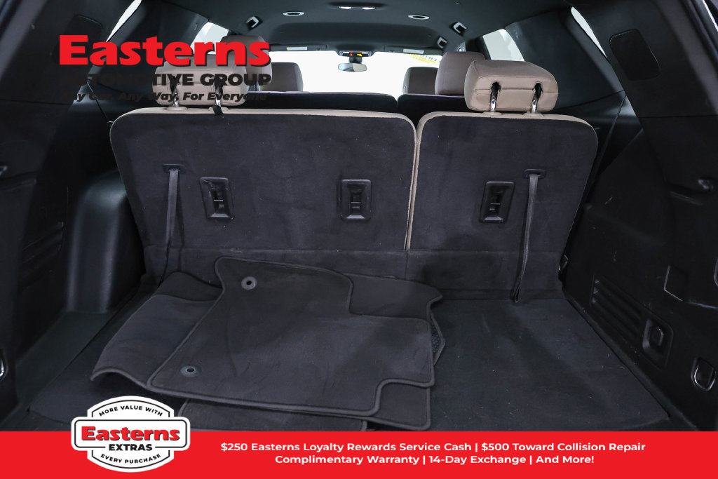 Used 2023 Chevrolet Traverse LS w/ Safety Package FWD image 10