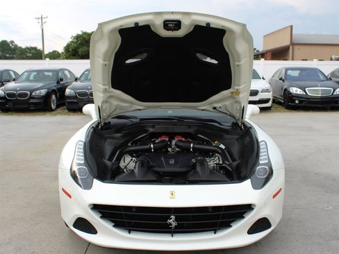 Used 2017 Ferrari California T image 66