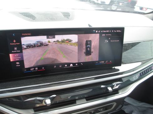 Used 2025 BMW X7 xDrive40i w/ M Sport Package AWD/4WD image 32