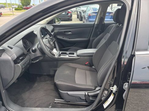 Used 2025 Nissan Sentra SV FWD image 21
