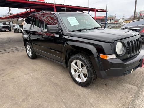 Used 2014 Jeep Patriot Latitude image 13