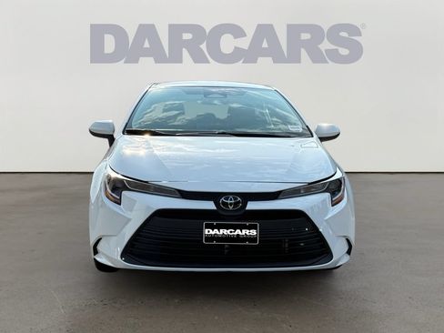 Used 2023 Toyota Corolla LE FWD image 2