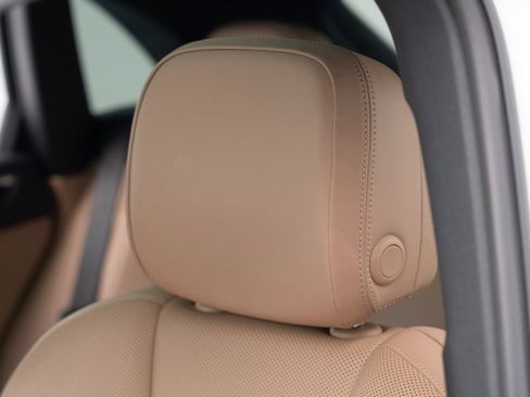 Certified 2021 Porsche Macan S image 18