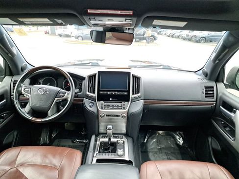 Used 2019 Toyota Land Cruiser w/ Carpet Mat Package image 18