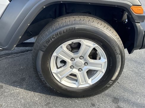 Used 2018 Jeep Wrangler Unlimited Sport S image 15