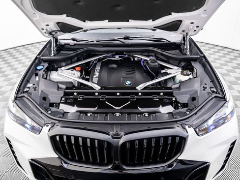 Used 2026 BMW X5 xDrive40i w/ M Sport Package AWD/4WD image 29