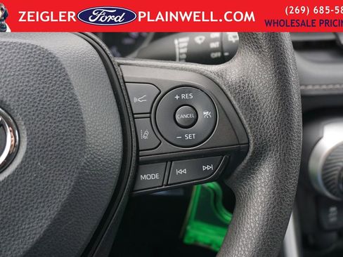 Used 2022 Toyota RAV4 LE image 22