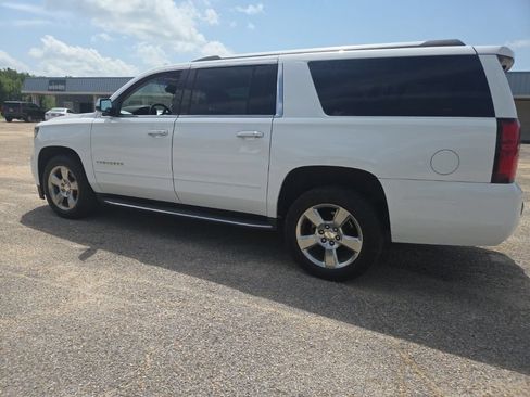 Used 2020 Chevrolet Suburban Premier RWD image 9