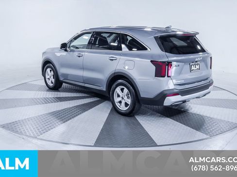 Used 2024 Kia Sorento LX FWD image 13