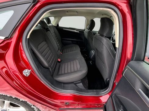 Used 2018 Ford Fusion SE image 20