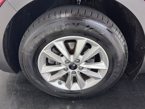 Used 2019 Kia Sorento LX image 20