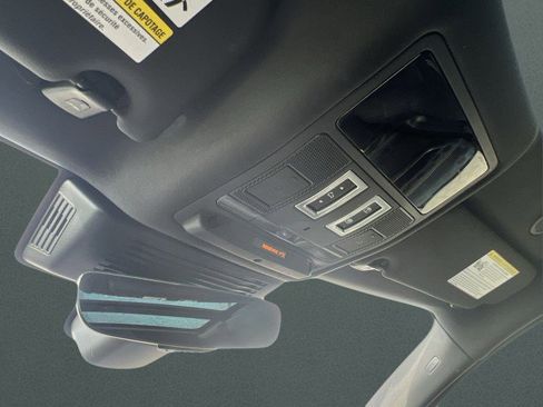 Used 2025 Jaguar F-PACE R-Dynamic S image 29