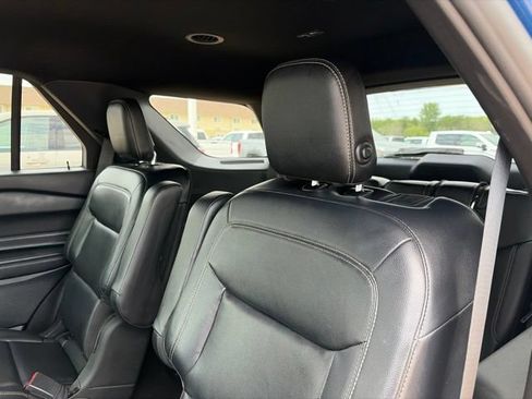 Used 2020 Ford Explorer XLT w/ Equipment Group 202A AWD/4WD image 36