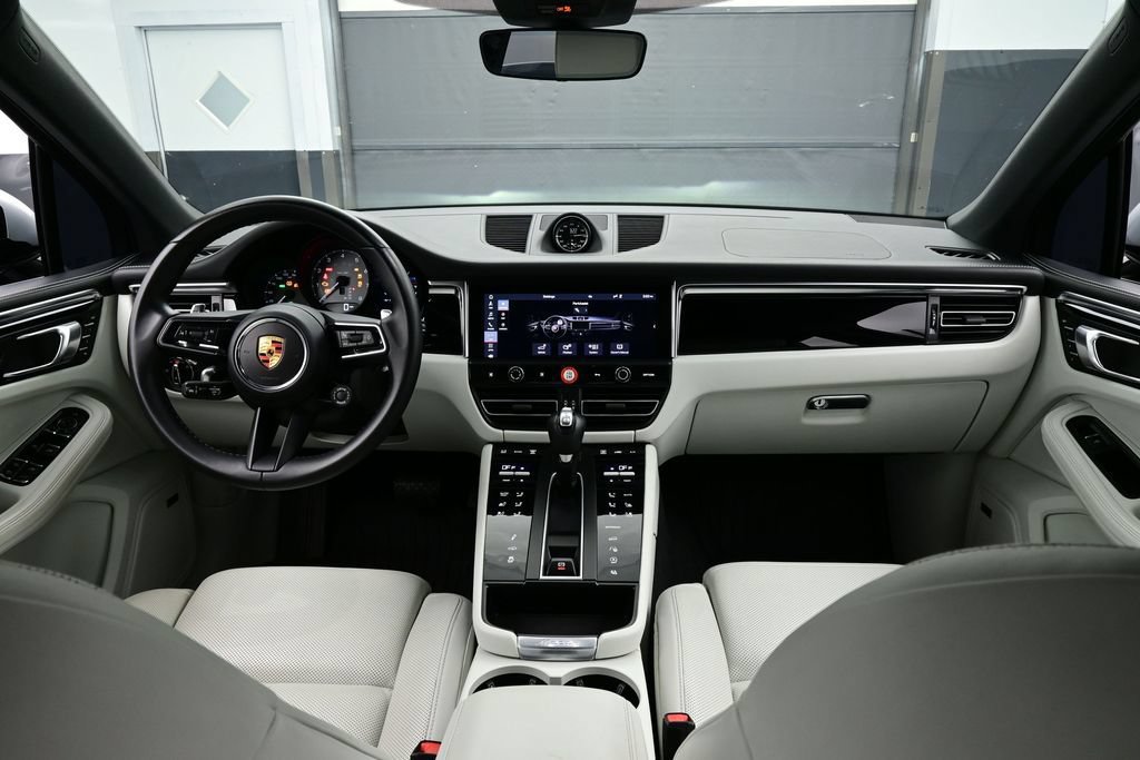 Certified 2023 Porsche Macan S AWD/4WD image 20
