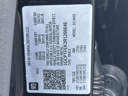 Used 2024 Chevrolet Colorado ZR2 w/ ZR2 Convenience Package III AWD/4WD image 30
