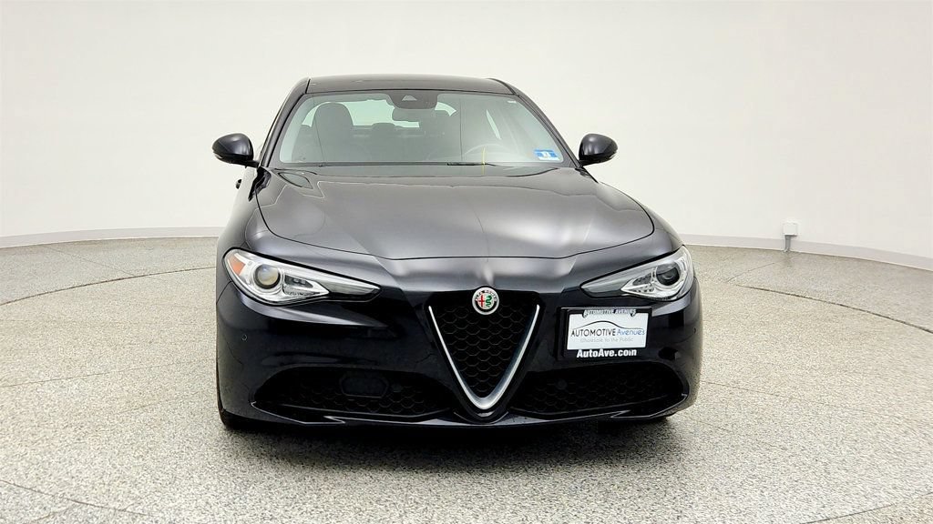 Used 2018 Alfa Romeo Giulia Ti w/ Quick Order Package 22X Lusso AWD/4WD image 2