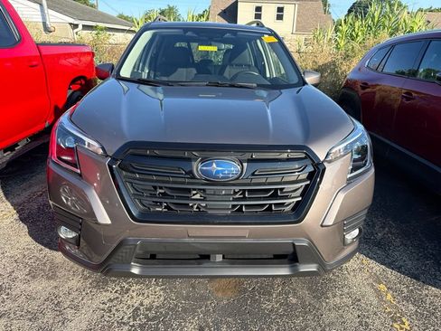 Used 2023 Subaru Forester Premium AWD/4WD image 6