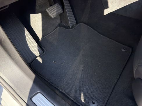 Certified 2025 Volvo XC60 B5 Plus image 17