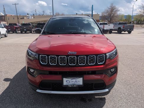 Used 2025 Jeep Compass Limited AWD/4WD image 3