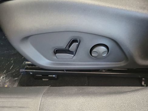 New 2026 Jeep Compass Limited image 13