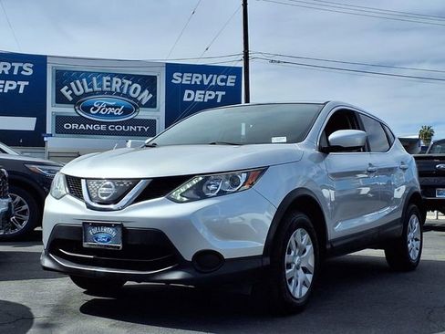 Used 2018 Nissan Rogue Sport S FWD image 1