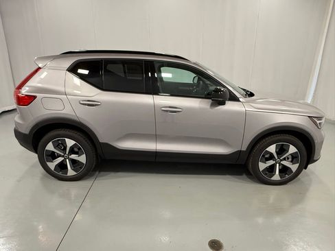 New 2026 Volvo XC40 B5 Plus AWD/4WD image 5