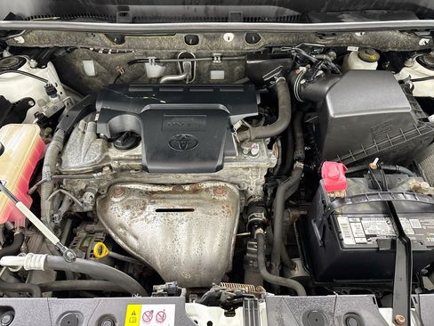 Used 2017 Toyota RAV4 XLE w/ All Weather Liner Package AWD/4WD image 28