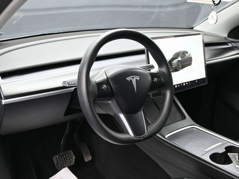 Used 2023 Tesla Model Y Long Range image 15