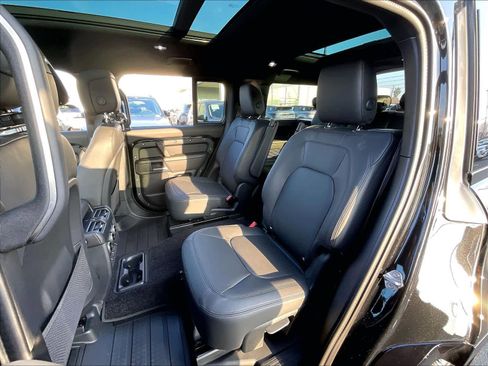New 2026 Land Rover Defender 130 X-Dynamic SE image 12